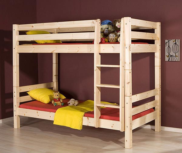 Деревянная, натуральная двухъярусная кровать в детской