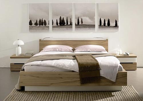 Дизайн интерьера спальни из натуральных материалов с панорамной картиной