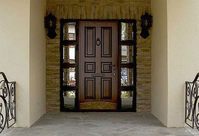 Входная дверь в дом