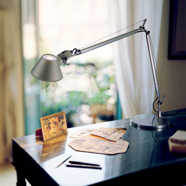Офисная лампа на стол