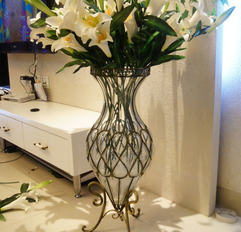 Плетеная ваза в интерьере